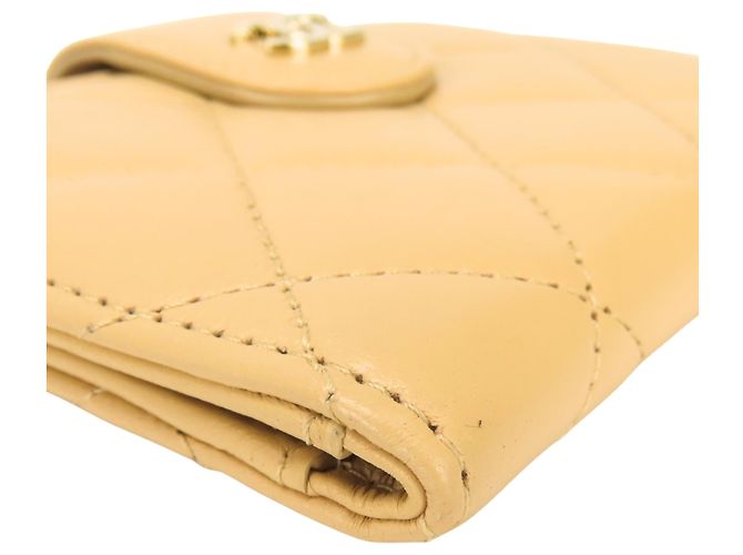 Cartera Compacta Chanel Matelassé Beige - vista 6