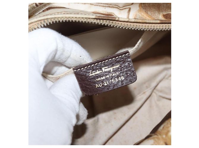 Borsa a mano Salvatore Ferragamo in raso marrone e oro Auth bs35300 D'oro - vista 15