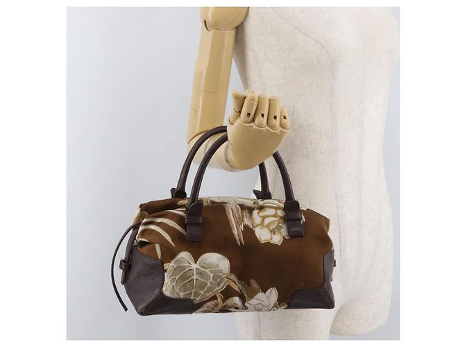 Borsa a mano Salvatore Ferragamo in raso marrone e oro Auth bs35300 D'oro - vista 20