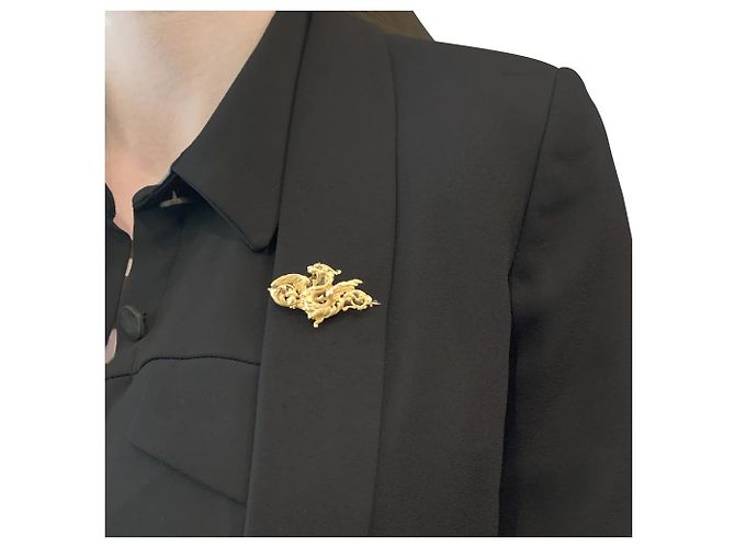 Autre Marque Chimäre-Brosche aus Gelbgold. - Ansicht 5