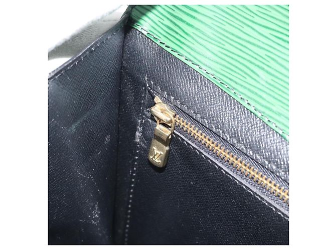 LOUIS VUITTON Epi Montaigne 27 Clutch Verde M52654 LV Auth BA12957 - vista 19