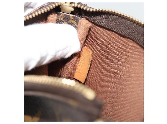 LOUIS VUITTON Monogram Giraffe Mini Pochette Cartera M62087 LV Auth 181445V Monograma - vista 12