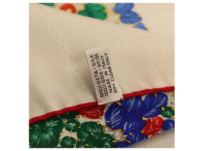 Sciarpa CARTIER in seta bianca Auth am11641A Bianco - vista 13