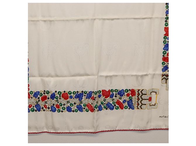 Sciarpa CARTIER in seta bianca Auth am11641A Bianco - vista 9
