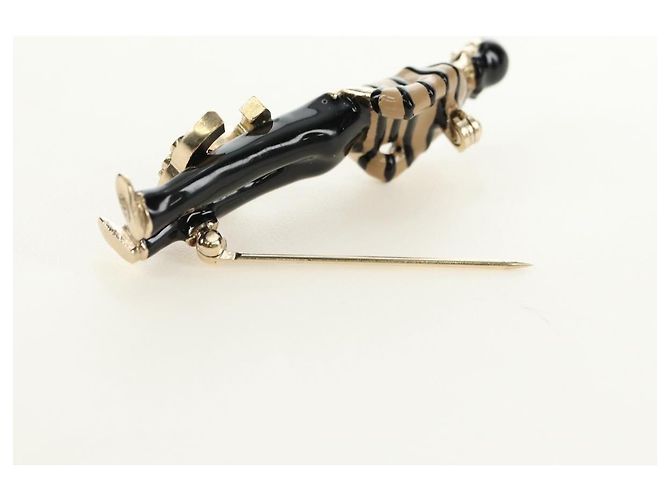 Spilla Mademoiselle Doll CHANEL in metallo Gold CC Auth 181111V D'oro - vista 12