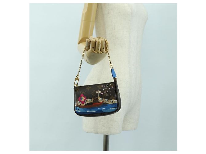 LOUIS VUITTON Vivienne Mini Pochette Accessoires Pochette M68489 LV Auth 176745SAM Monogramma - vista 25