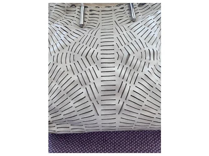 Alexander McQueen Beuteltasche Cutout Leder - Creme - Ansicht 7