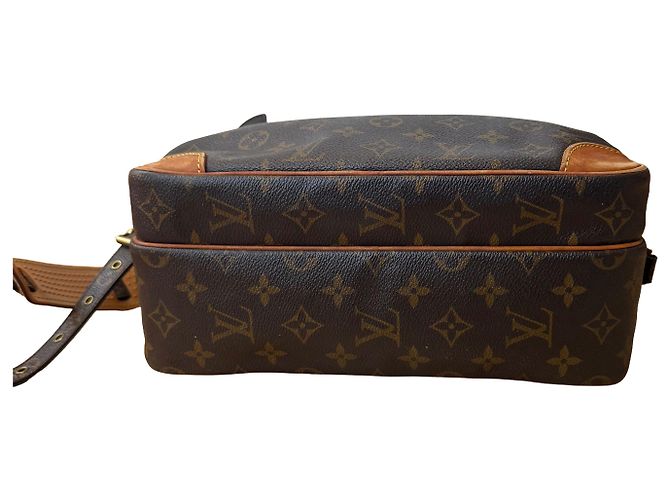 Bolso de mano Louis Vuitton Nile - vista 3