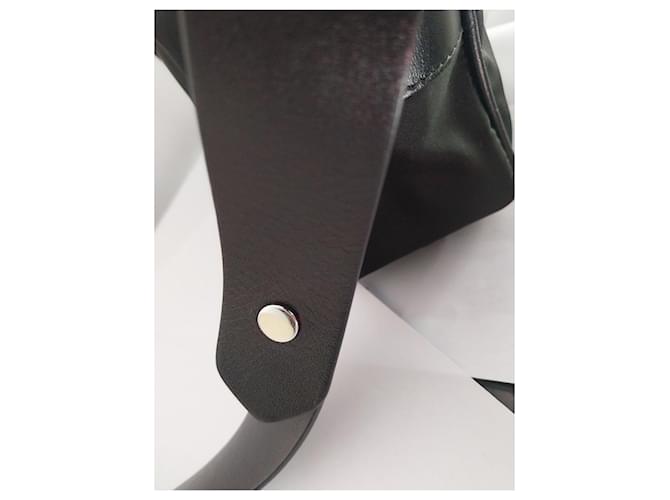 Prada Borsa a Tracolla in Nylon Nero e Rosa - vista 10