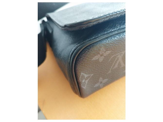 Louis Vuitton Monogram Eclipse Umhängetasche Schwarz - Ansicht 11