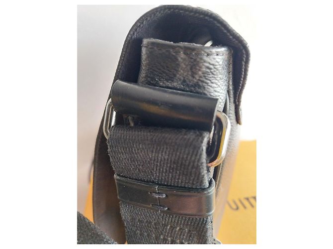 Louis Vuitton Monogram Eclipse Umhängetasche Schwarz - Ansicht 12
