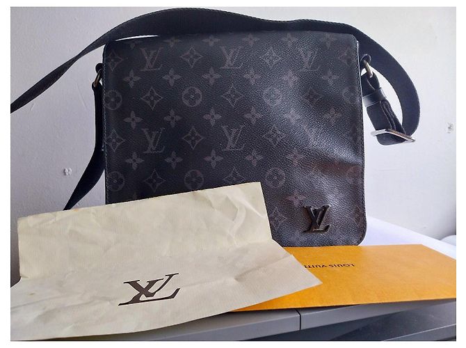 Louis Vuitton Monogram Eclipse Umhängetasche Schwarz - Ansicht 2