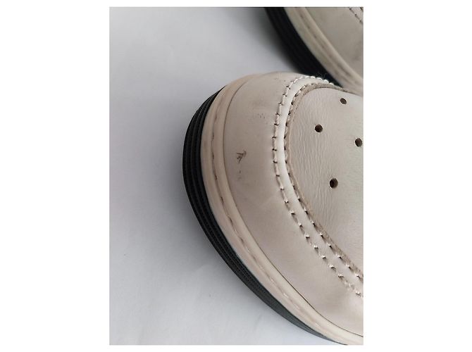 Chanel Sneakers Basse in Pelle Bianco e Nero - vista 3