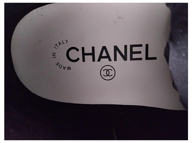 Chanel Sneakers Basse in Pelle Bianco e Nero - vista 5