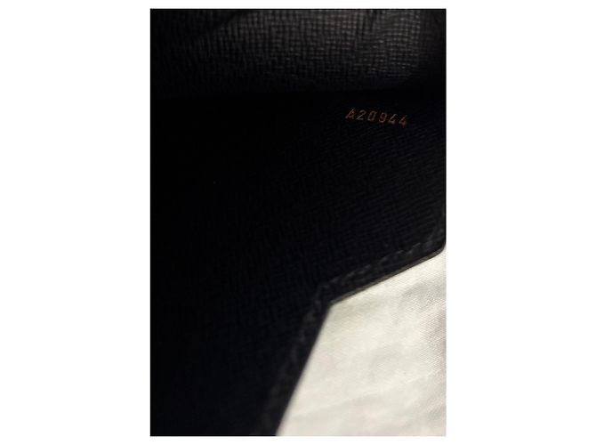 Louis Vuitton Borsa Epi Noir in pelle Nero - vista 6