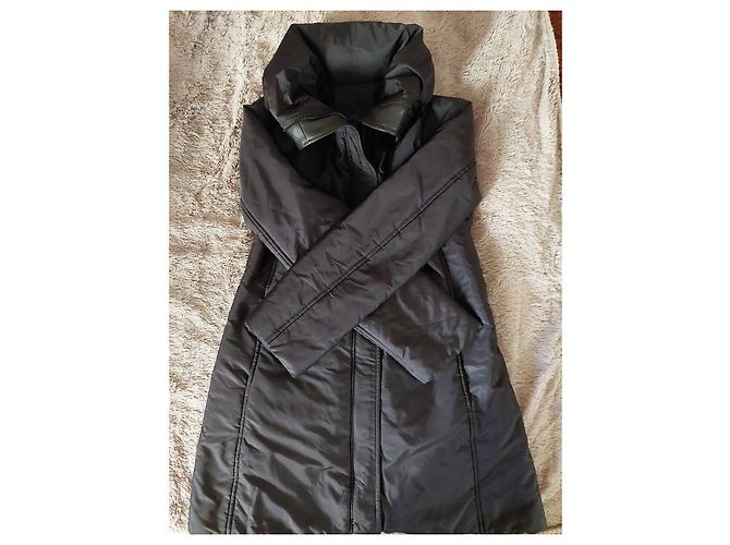 Ermanno Scervino Abrigo de nylon negro y cuero - vista 3