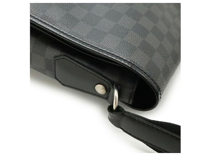 Borsa a tracolla Louis Vuitton Daniel GM Damier Graphite Nero Grigio - vista 4
