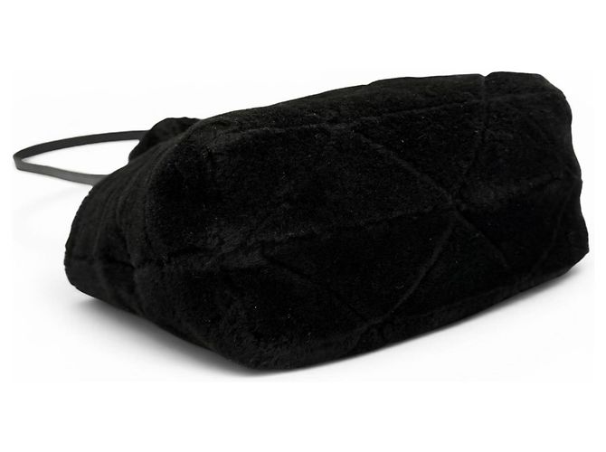 Prada Shearling Fell Schultertasche Schwarz - Ansicht 4