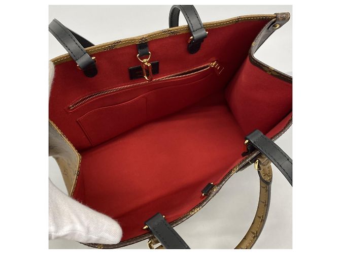 Borsa Tote Louis Vuitton Monogram Giant Reverse OnTheGo MM Marrone - vista 4