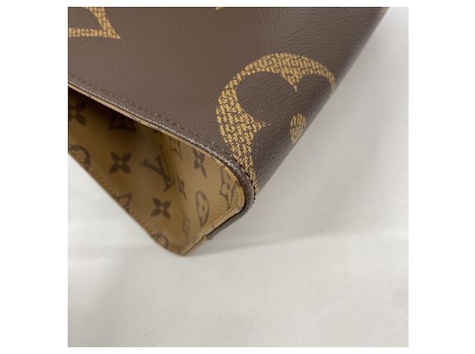 Borsa Tote Louis Vuitton Monogram Giant Reverse OnTheGo MM Marrone - vista 6