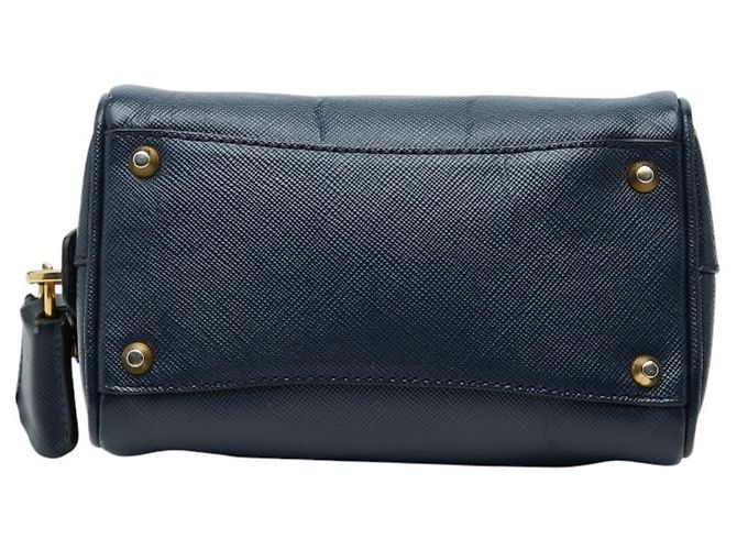 Saffiano Prada Triangle Logo Plate Mini Handtasche Marineblau - Ansicht 3