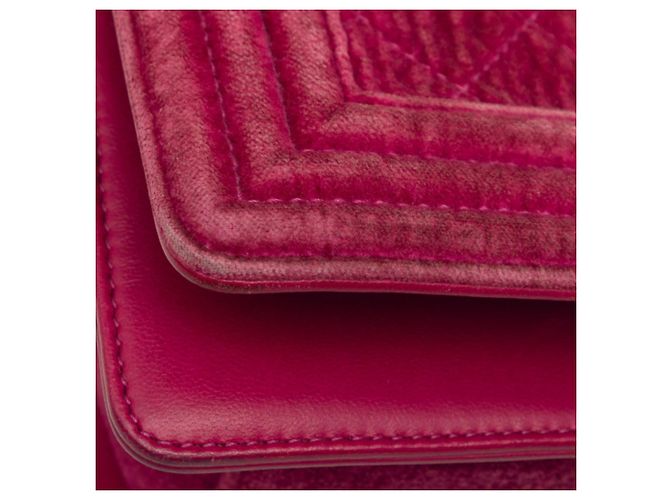 Chanel Boy Schultertasche aus rosa Veloursleder Pink - Ansicht 4