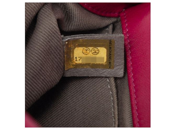 Chanel Boy Schultertasche aus rosa Veloursleder Pink - Ansicht 8