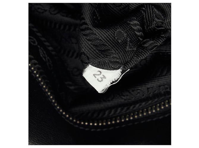 Borsa a tracolla con patta e placca logo Triangle Prada Nero - vista 11