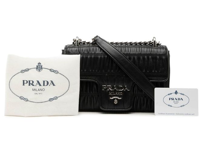 Borsa a tracolla e a spalla con catena in nappa gaufre arricciata Prada Nero - vista 6