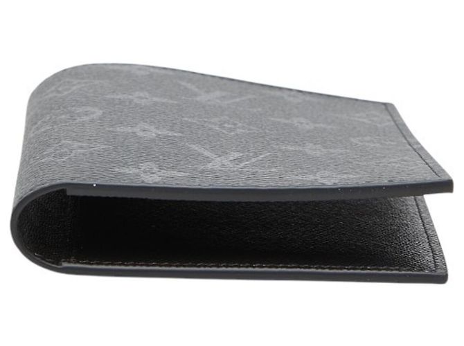 Portapassaporto Louis Vuitton Monogram Eclipse Nero - vista 3