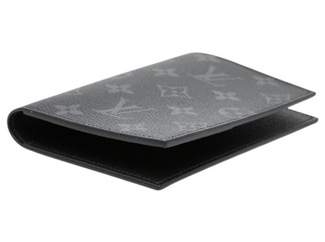 Portapassaporto Louis Vuitton Monogram Eclipse Nero - vista 4