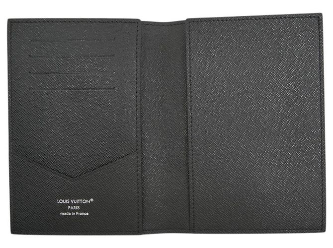 Portapassaporto Louis Vuitton Monogram Eclipse Nero - vista 6