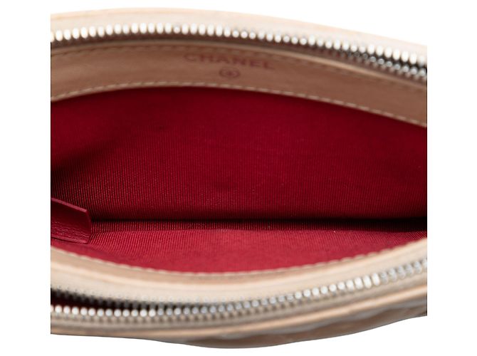 Pochette Gabrielle bicolore beige en cuir de veau vieilli avec double fermeture éclair et chaîne Chanel - vue 4