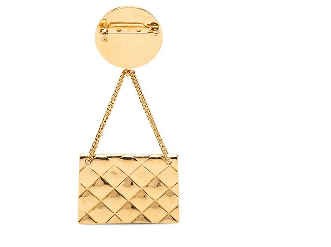 Chanel Gold CC Goldplattierte gesteppte Flap Bag mit Medaillon-Brosche Golden - Ansicht 2