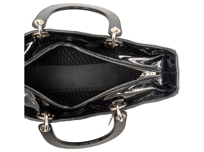 Lady Dior Cannage em verniz preto grande - vista 4