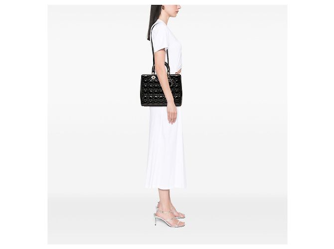 Lady Dior Cannage em verniz preto grande - vista 7