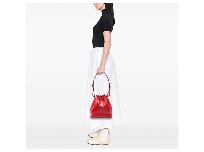 Louis Vuitton Petit Noe in pelle Epi rossa Rosso - vista 7