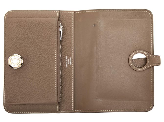 Cartera compacta Dogon en piel Togo marrón Hermès Castaño Gris pardo - vista 5