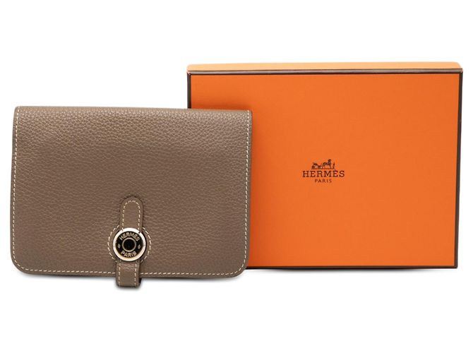 Cartera compacta Dogon en piel Togo marrón Hermès Castaño Gris pardo - vista 9