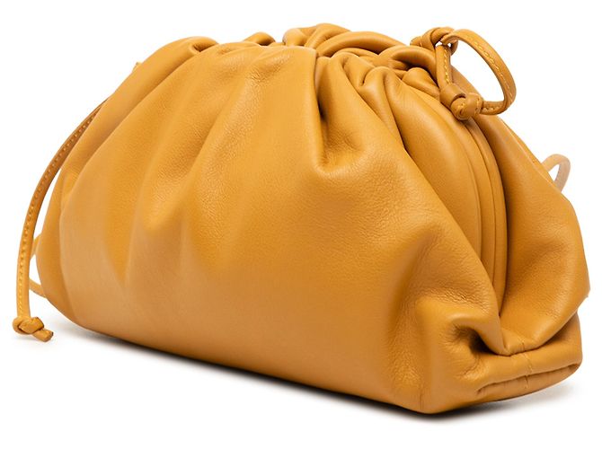 Bottega Veneta Borsa a tracolla The Mini Pouch in agnello marrone Caramello - vista 2