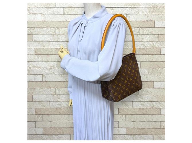 Borsa a Spalla Louis Vuitton Looping MM Monogram Marrone - vista 2