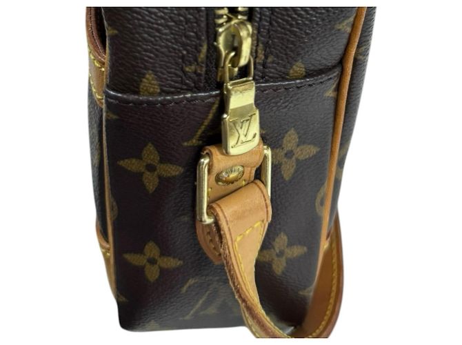 Borsa a Spalla Louis Vuitton Trocadero 27 Monogram Marrone - vista 13