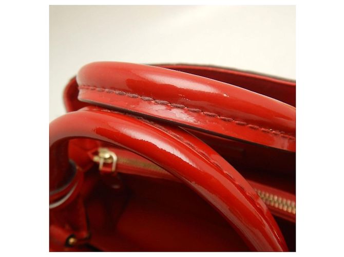 Borsa Louis Vuitton Vernis Montaigne BB in Cerise Fuschia - vista 11