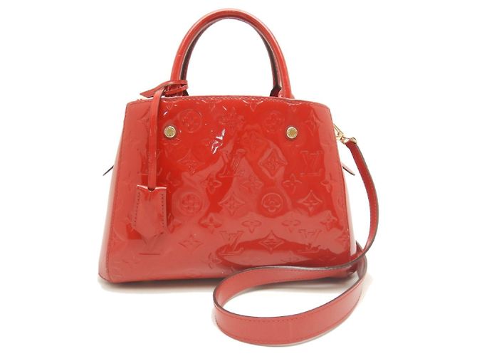 Borsa Louis Vuitton Vernis Montaigne BB in Cerise Fuschia - vista 2