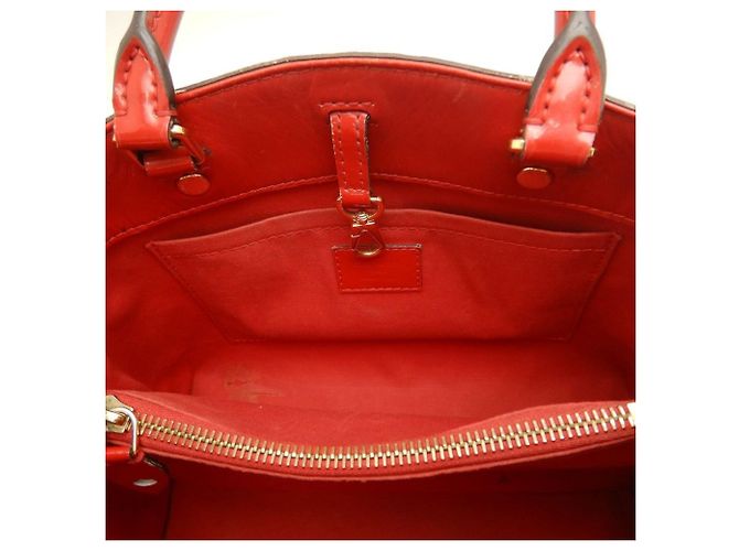 Borsa Louis Vuitton Vernis Montaigne BB in Cerise Fuschia - vista 20