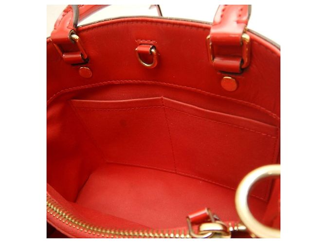 Borsa Louis Vuitton Vernis Montaigne BB in Cerise Fuschia - vista 21