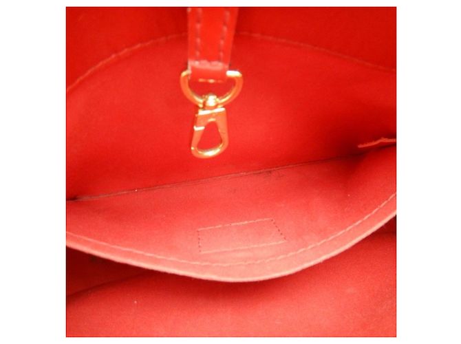 Borsa Louis Vuitton Vernis Montaigne BB in Cerise Fuschia - vista 26