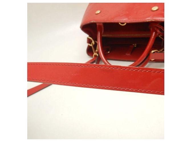 Borsa Louis Vuitton Vernis Montaigne BB in Cerise Fuschia - vista 7