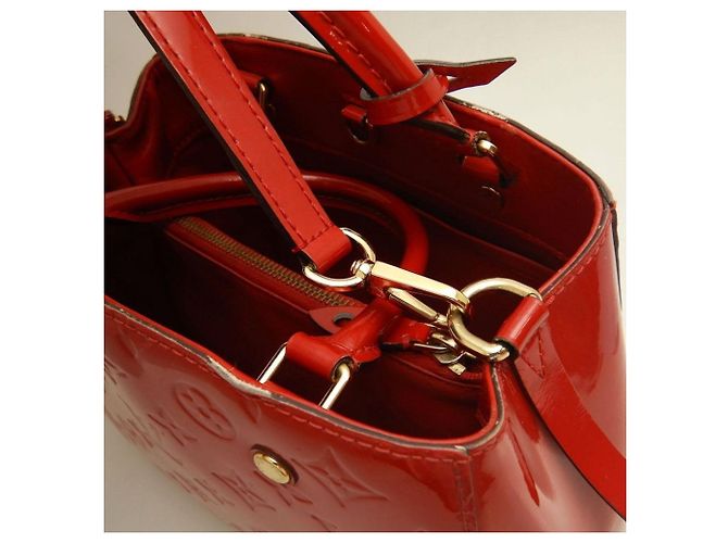 Borsa Louis Vuitton Vernis Montaigne BB in Cerise Fuschia - vista 9