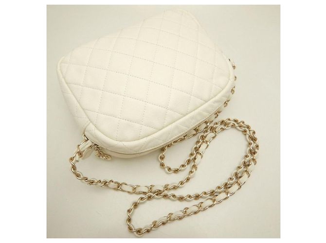 Timeless Borsa a Spalla Chanel Matelassé Caviar Bianco - vista 3